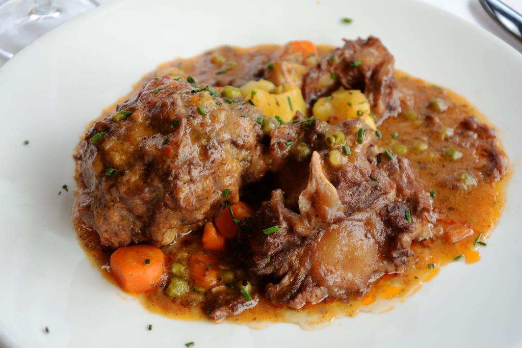 Rabo de toro estofado, restaurante La Nueva Cañada